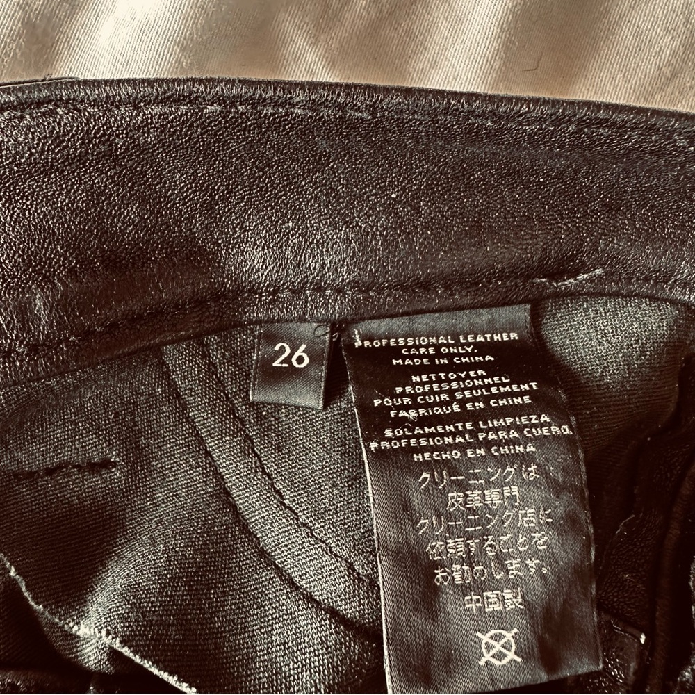 J Brand genuine leather, low rise size 26 - Picture 3 of 8